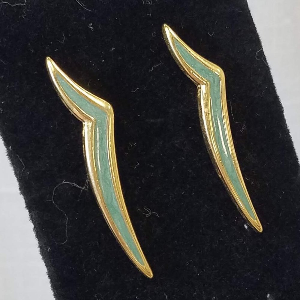 Vintage 1980s Trifari Green and Gold Thin Geometric Lightning Earrings